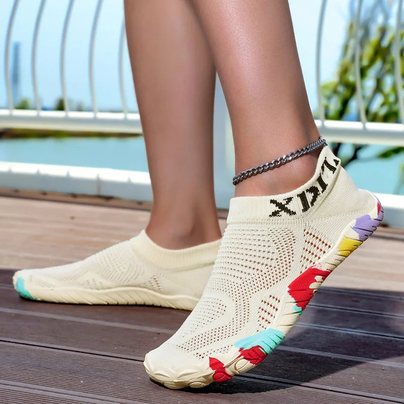 Mens Beach Shoes Summer New Breathe Soft Comfort Mesh Five Finger Antiskid Upstream Shoes Couples Vacation Diving Water Shoes