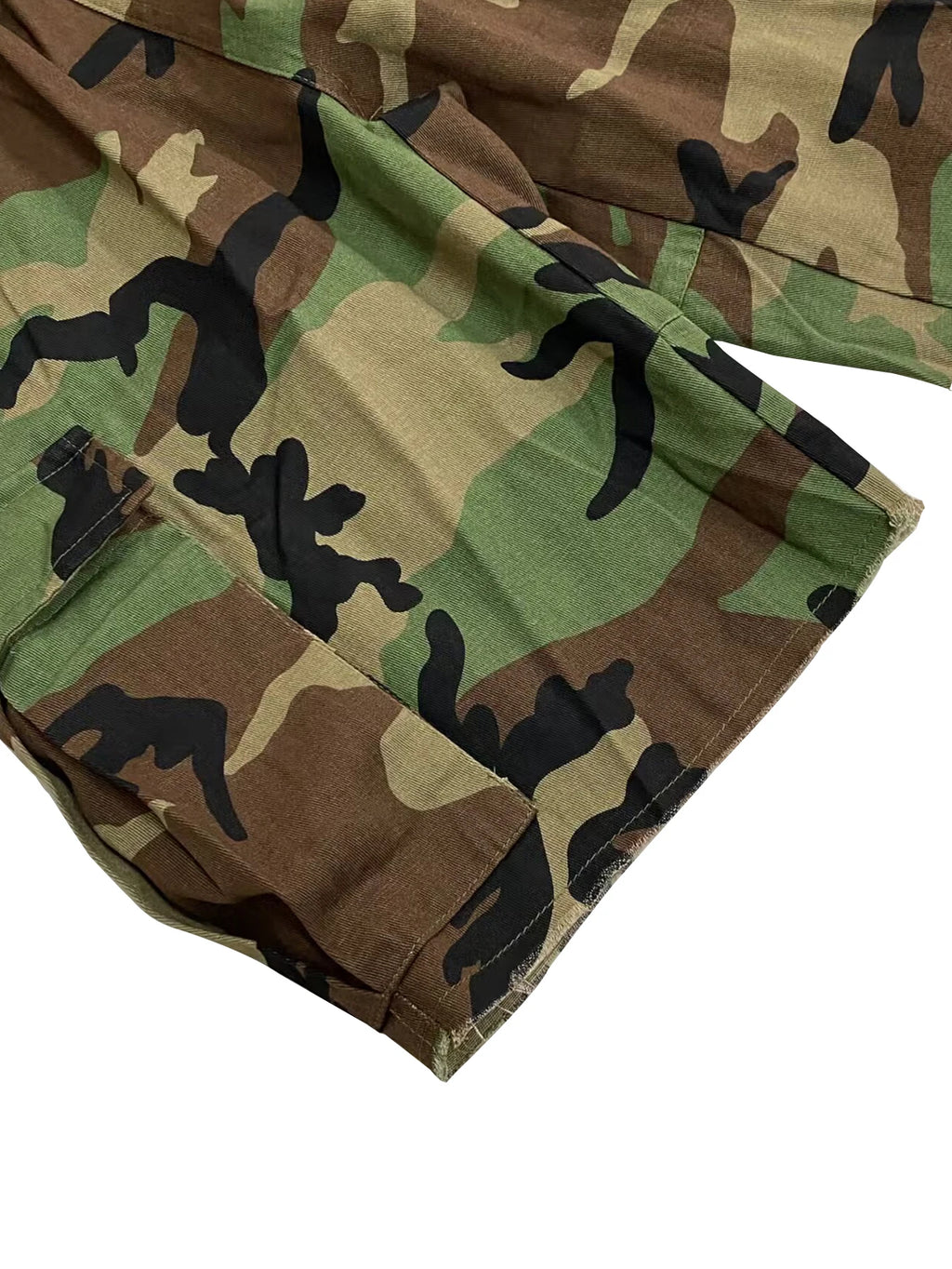 Women's Camouflage Printed Rubber Waist Shorts with Multi Pockets Casual Loose Fit Military Style Polyester Elastane Shorts
