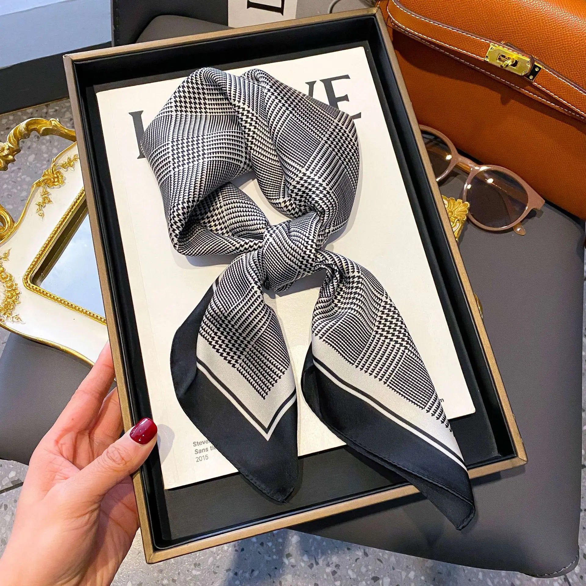 Luxury Imitation Silk Scarf Black And White Striped Head Wrap For Women Multifunction Silk Feeling Neckerchief