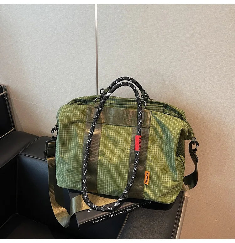 Large Capacity Dry Wet Separation Tote Bag, Water-resistant Nylon Duffle Bag with Adjustable Strap for Hiking Camping Travel