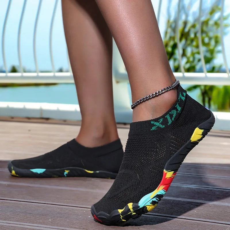 Mens Beach Shoes Summer New Breathe Soft Comfort Mesh Five Finger Antiskid Upstream Shoes Couples Vacation Diving Water Shoes