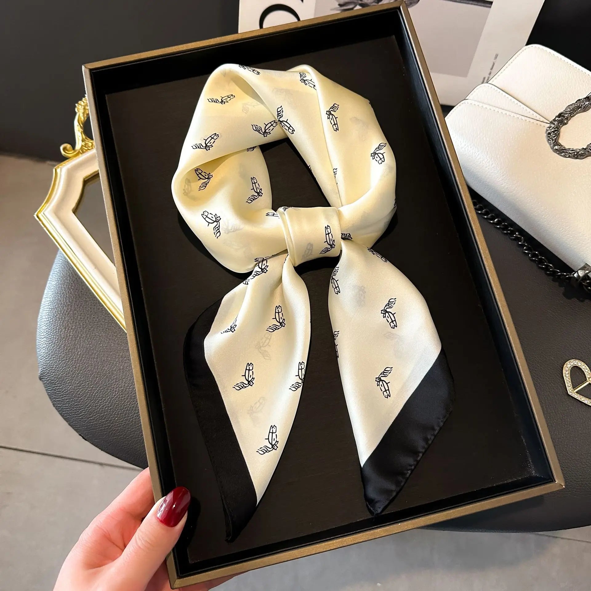 Luxury Imitation Silk Scarf Black And White Striped Head Wrap For Women Multifunction Silk Feeling Neckerchief