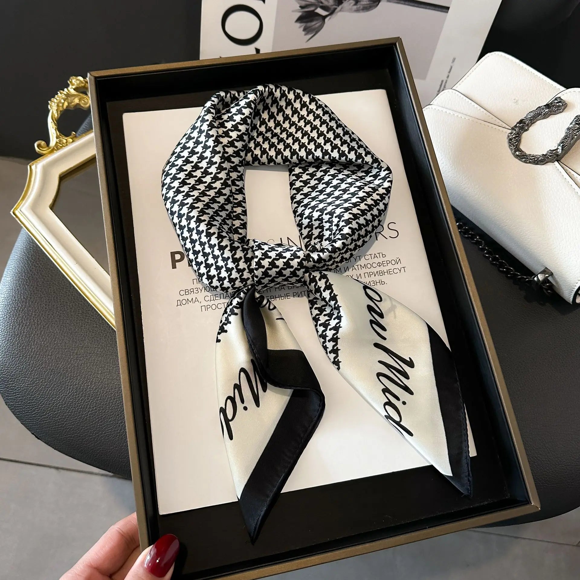 Luxury Chain Print Small Square Scarf Simulated Silk Thin Neck Scarf Fashion Sunscreen Headscarf For Women 70x70cm