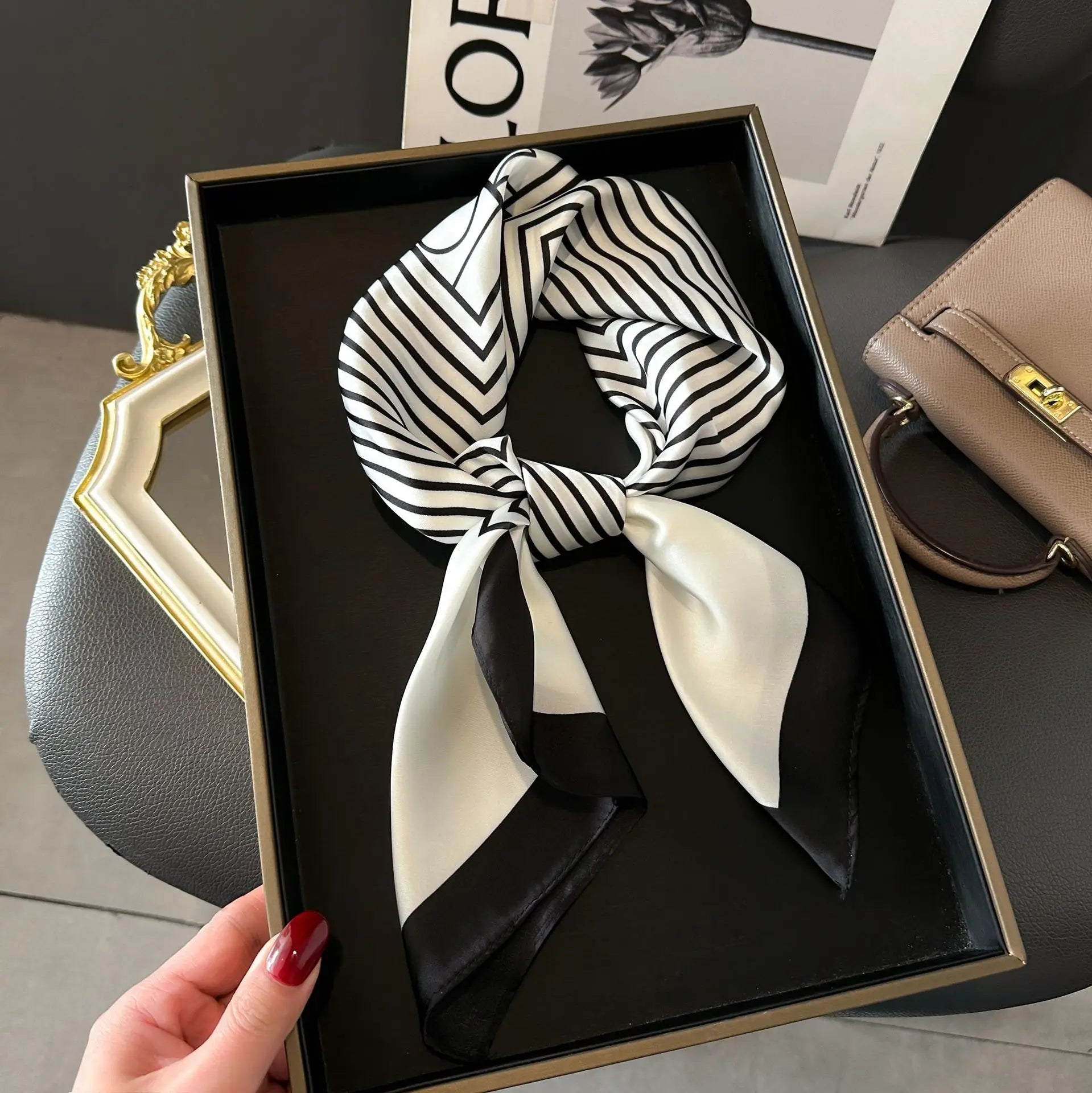 Luxury Chain Print Small Square Scarf Simulated Silk Thin Neck Scarf Fashion Sunscreen Headscarf For Women 70x70cm