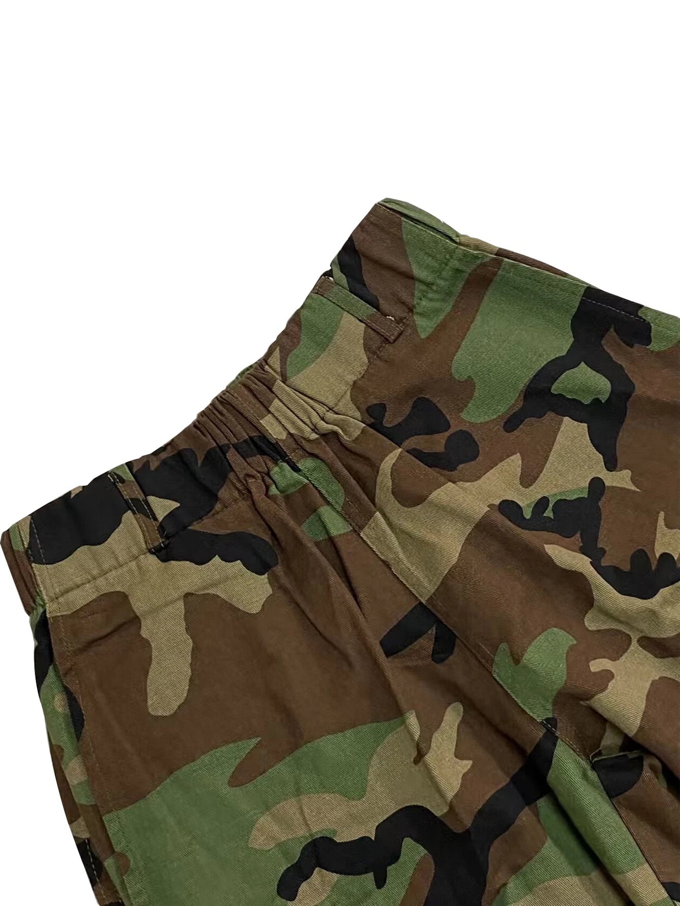 Women's Camouflage Printed Rubber Waist Shorts with Multi Pockets Casual Loose Fit Military Style Polyester Elastane Shorts