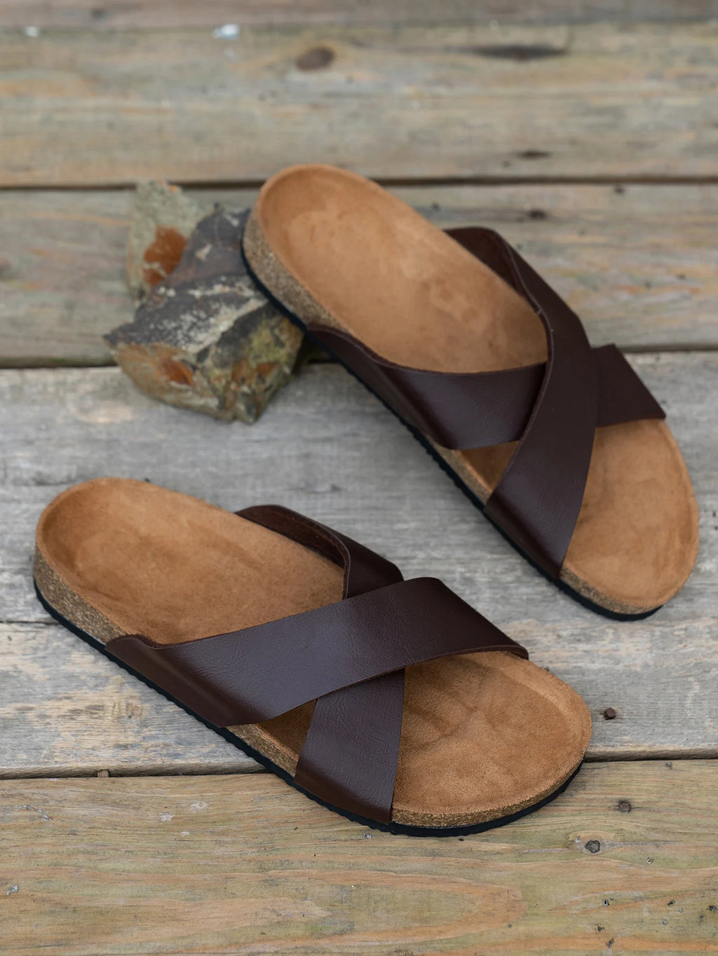 Men's Fashionable Slippers Waterproof Non-Slip Thick Sole Wear-Resistant Lightweight Comfortable Slip-On Slippers