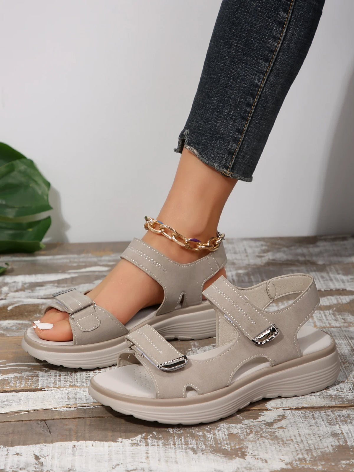 Lightweight Casual Platform Sandals
