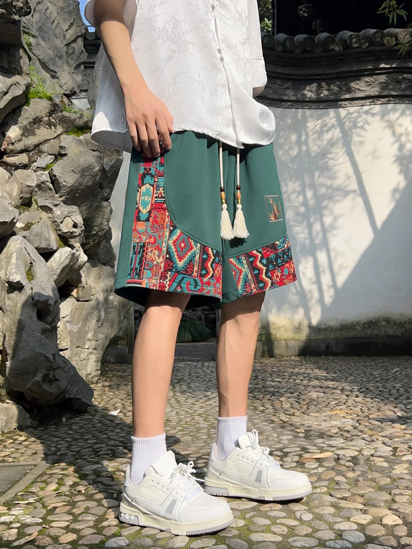 Men's ethnic embroidery pattern shorts with pockets, summer casual drawstring shorts