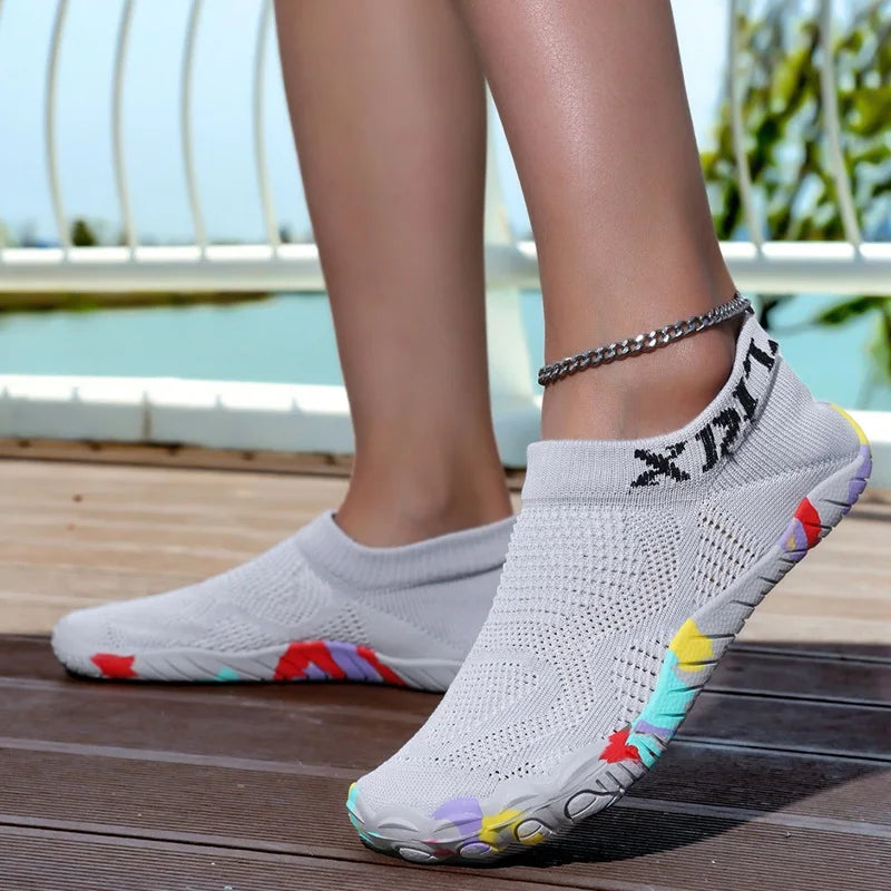Mens Beach Shoes Summer New Breathe Soft Comfort Mesh Five Finger Antiskid Upstream Shoes Couples Vacation Diving Water Shoes